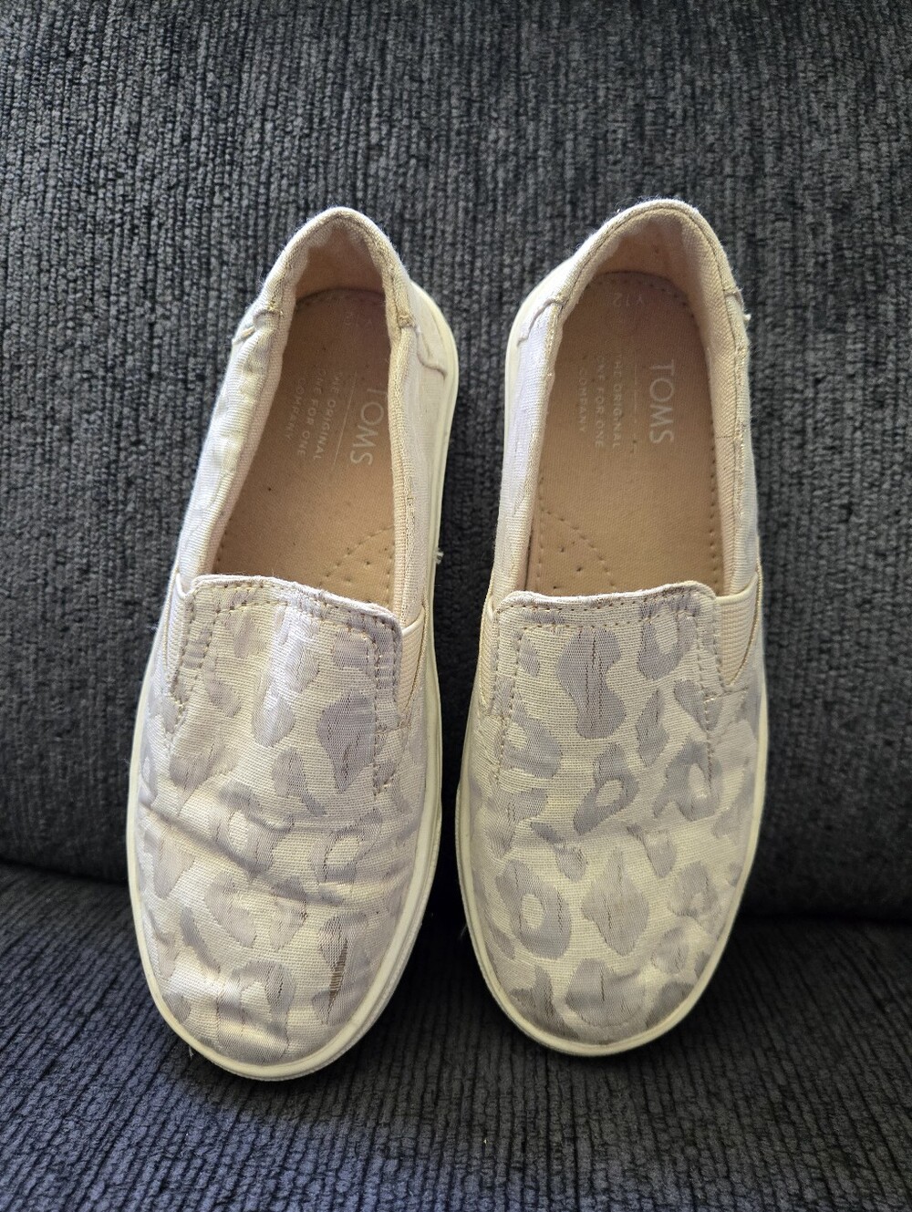 Toms Luca Rose Gold Cheetah Print Slip On Canvas Shoes
